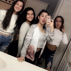 Meet your Posher, Shea